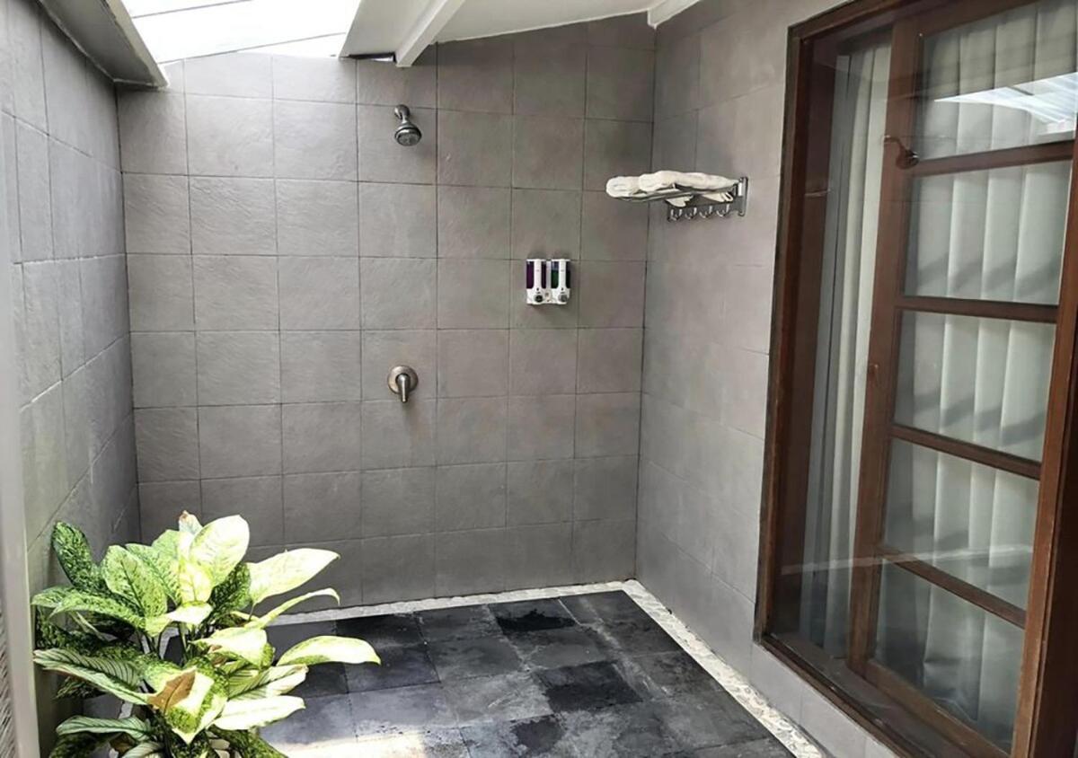 Shishi Bali Villa Seminyak Buitenkant foto